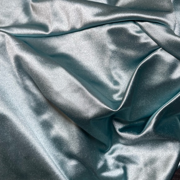 ❤️‍🔥BLUE WINDSOR MINI DRESS - Picture 3 of 5